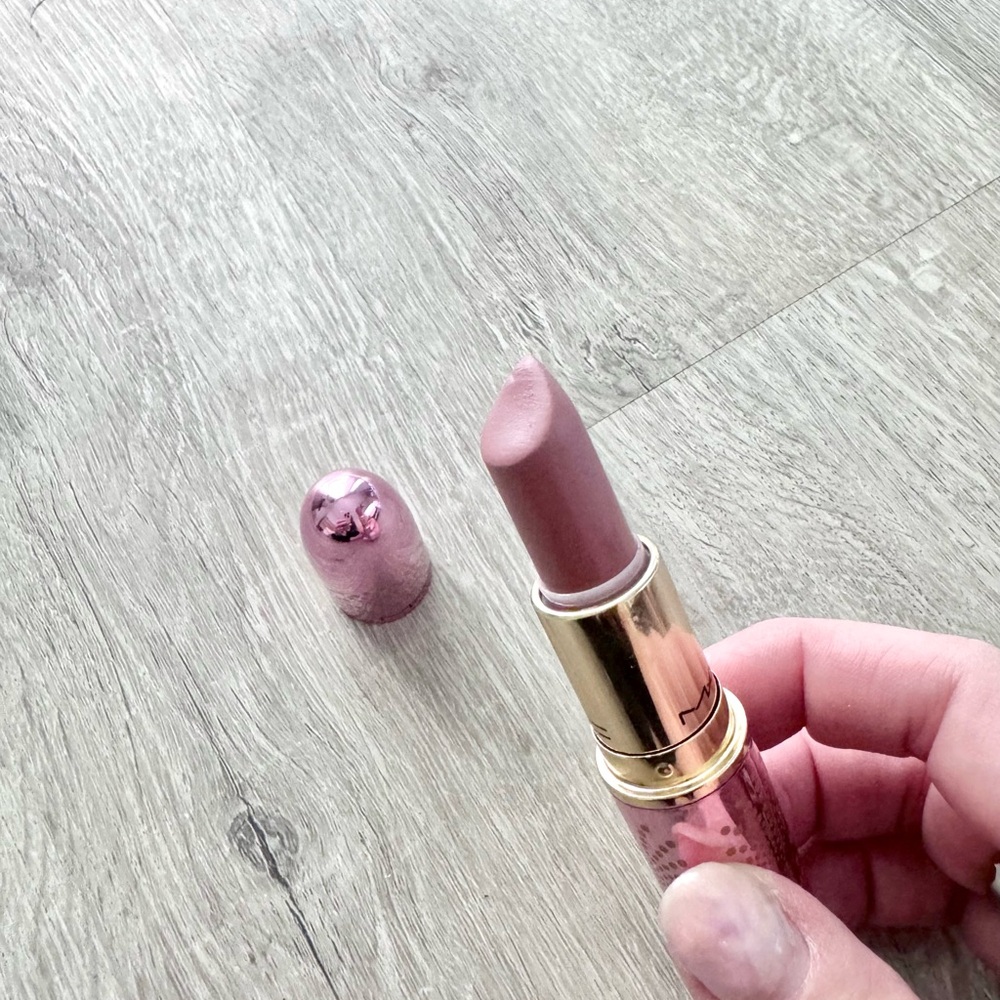 MAC Lipstick - I’ve Been Naughty - Limited Edition - Picture 3 of 3